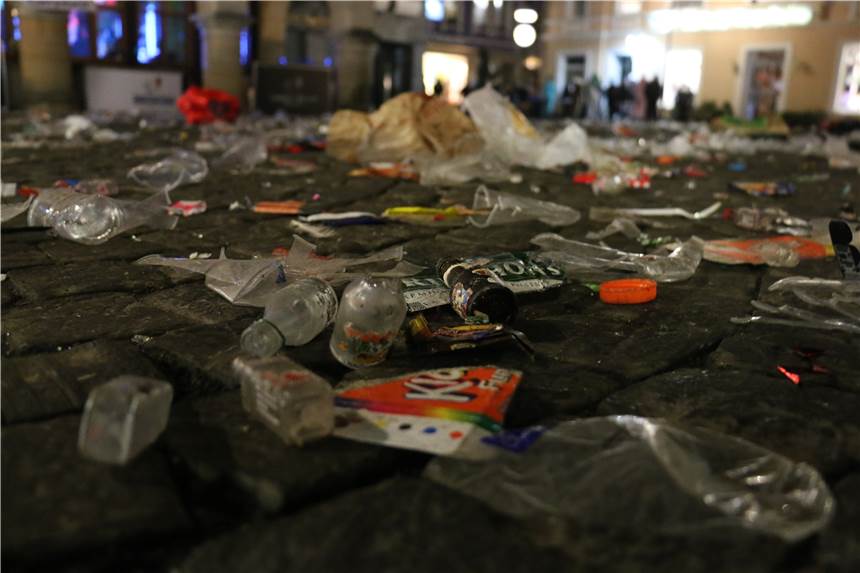Neues Sicherheitskonzept der Stadt Werne geht auf an Rosenmontag An das Glasverbot haben sich die meisten Karnevalisten in Werne gehalten. Insgesamt ist das neue Sicherheitskonzept aufgegangen.