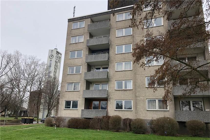 Mann bedrohte Bewohner im Holtkamp mit Messer: Hintergründe sind nun klar An dem unter Quarantäne gestellten Hochhaus im Holtkamp in Werne gab es am Mittwochnachmittag einen größeren Polizeieinsatz. Ein Mann hat andere Bewohner mit einem Messer bedroht. Nun sind die Hintergründe klar.