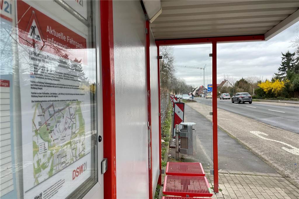 Umbau der Planetenfeldstraße: Anwohner fühlen sich schlecht informiert Bushaltestelle an der Planetenfeldstraße