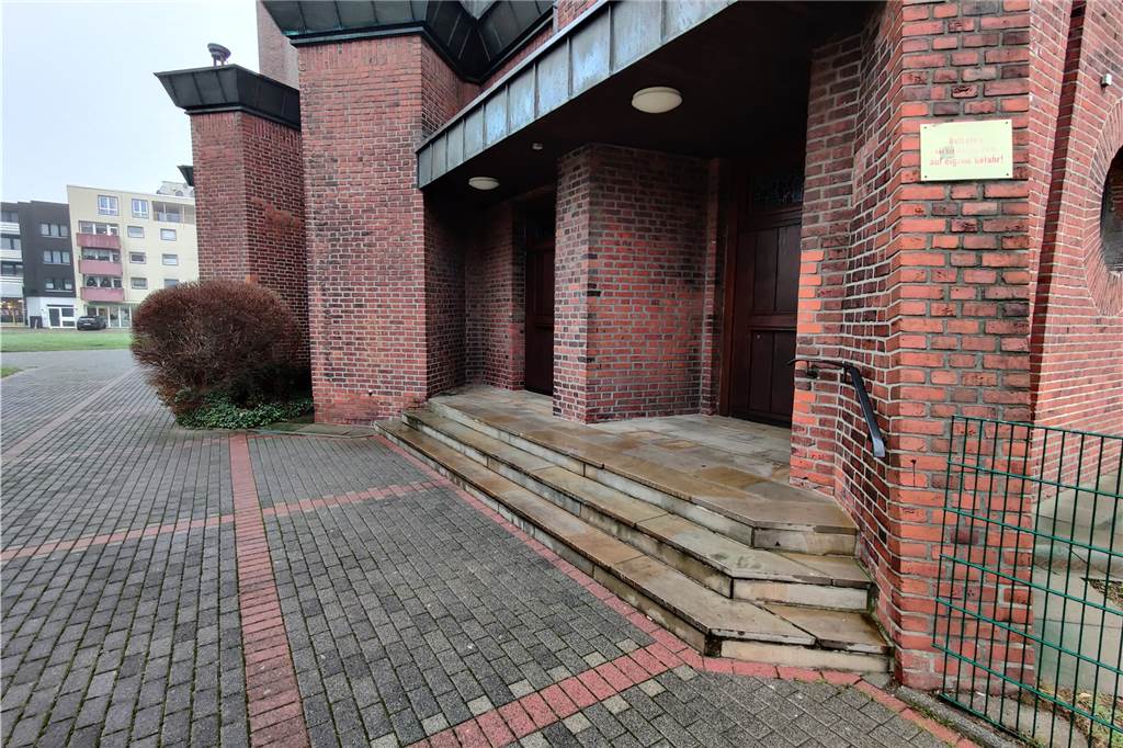 Wohnungslosigkeit: Stadt bezieht Stellung zu Fall in Ickern wohnungslose person ickern markt st antonius kirche
