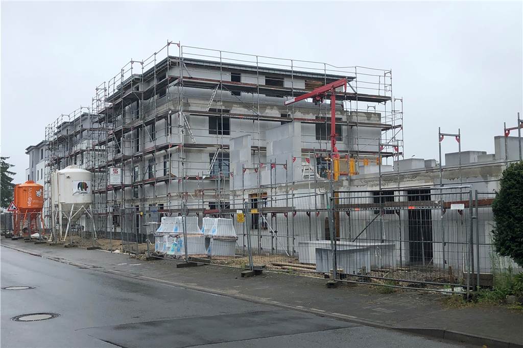 Annabergstraße: Investor plant weitere Häuser - Stadt Haltern lehnt ab An der Annabergstraße entstehen gerade vier Häuser. Mit der Fertigstellung des Gesamtprojekts wird im Frühjahr 2022 gerechnet.