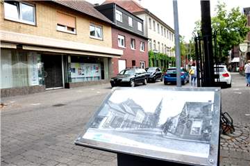 An der Ecke Kirch-/Marktstraße soll der neue Haupteingang des Rathauses sein. Die bestehenden Häuser neben dem alten Rathaus werden abgerissen.