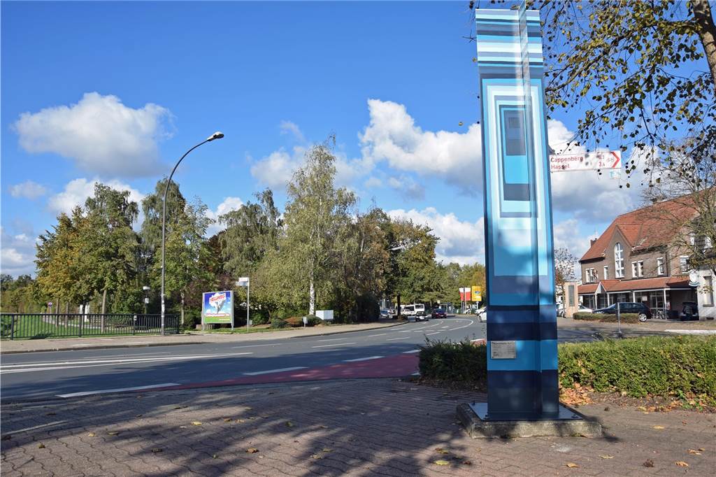 Polenz GmbH ist insolvent: Wie geht es mit dem Unternehmen weiter? Die Stelen wie hier an der Ecke Kreisstraße und Brückenstraße sind einst bei der Firma Polenz entstanden, nach Entwürfen von Selmer Gymnasiasten.