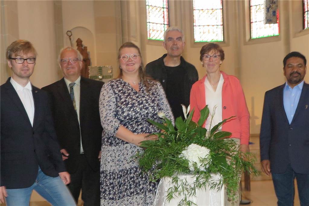 Abschied von Pastoralreferentin Desirée Kaiser in St. Ludgerus An der Gestaltung des ökumenischen Abschiedsgottesdienstes wirkten mit: Pfarrer Daniel Wiegmann und Presbyter Andreas Buschmann, Pastoralreferentin Desirée Kaiser, Pfarrer Hans Herzog, Monika Schmidt und Pastor Xavier Muppala.