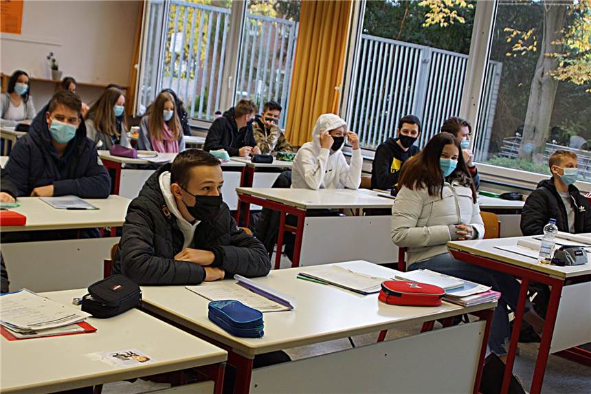 An der Hellweg-Realschule hat sich der Corona-Verdacht bei einem Schüler oder einer Schülerin bestätigt. Dieses Archivfoto zeigt nicht die betroffene Klasse.