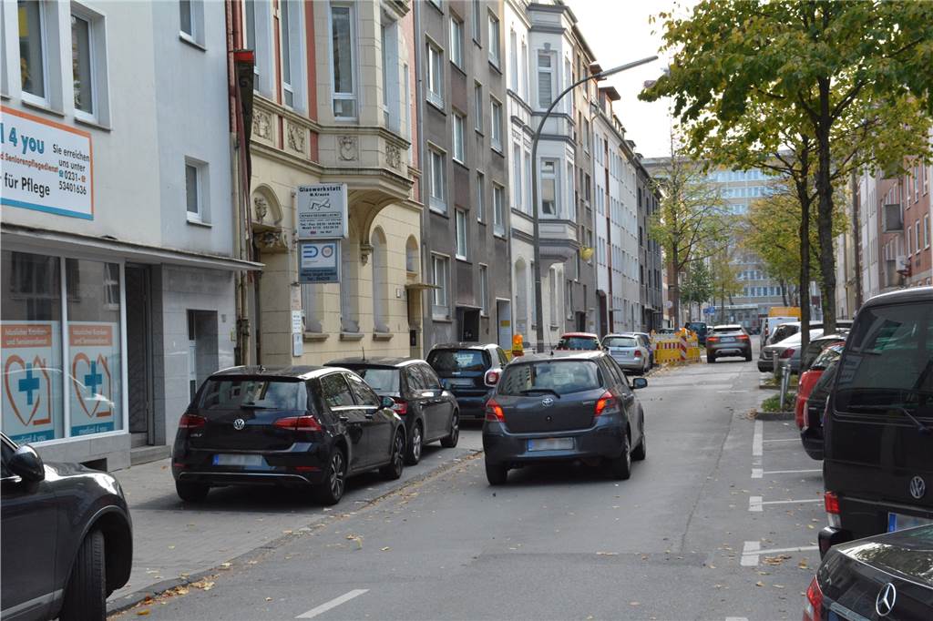 BVB-Fan bewusstlos geprügelt: Wegen RN-Recherche wird jetzt weiter ermittelt An der Johannesstraße kamen die Angreifer aus einer Hofeinfahrt.