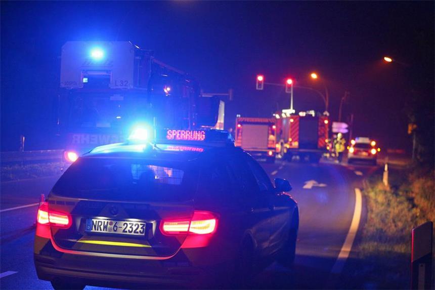 An der Kreuzung Waltroper Straße/Südwall sind am Dienstagabend ein LKW und ein PKW kollidiert.