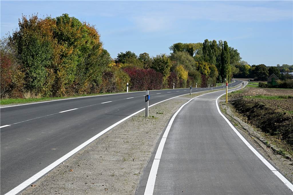 Weiter kein Radweg an Werner Straße: „Da besteht Lebensgefahr" Radweg an der L810
