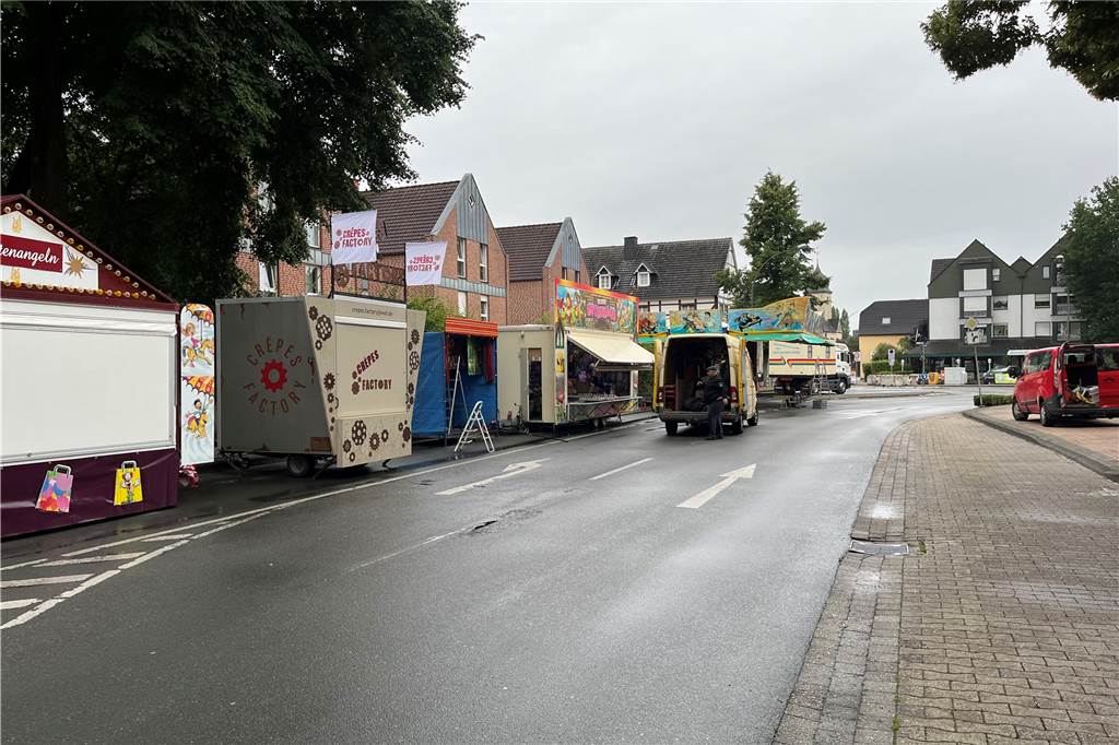 Stephanusfest in Bork findet endlich wieder statt: „Das ist mein Leben“ An der Lünener Straße wurden am Freitagvormittag bereits die Wagen der Schausteller aufgebaut.