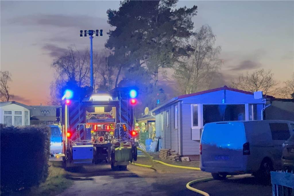Feuerwehrleute am Einsatzort in Flaesheim
