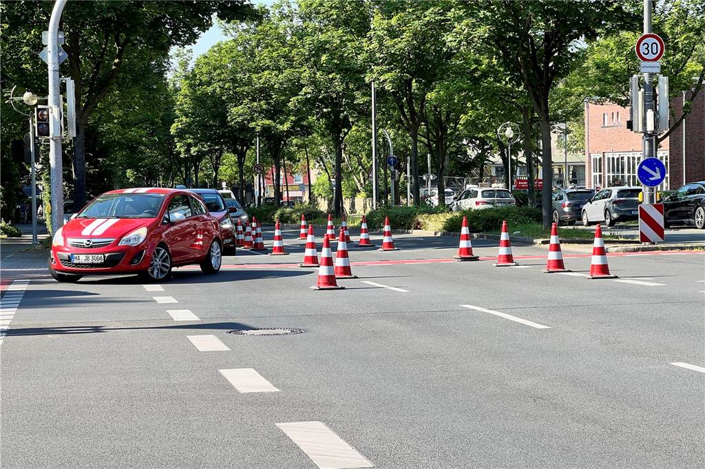 Bombenfund in Dortmund: Zwei Bundesstraßen gesperrt – Lange Staus An der Markgrafenstraße wurde der Verkehr abgeleitet.