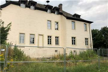 An der Ostseite sollte die Burg Botzlar einen modernen Anbau für Fahrstuhl und Toiletten bekommen. Diese Pläne sind Vergangenheit.
