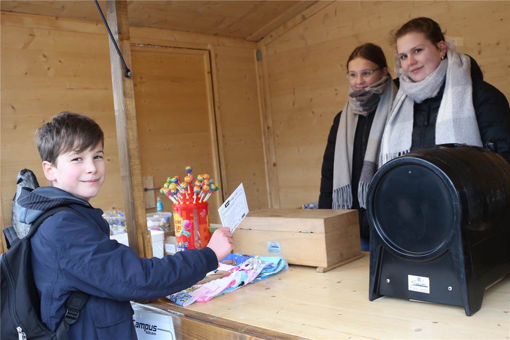 An der Quiz-Hütte konnten die kleinen Besucher ihr Campus-Wissen unter Beweis stellen oder die Antworten bei einem Rundgang entdecken.
