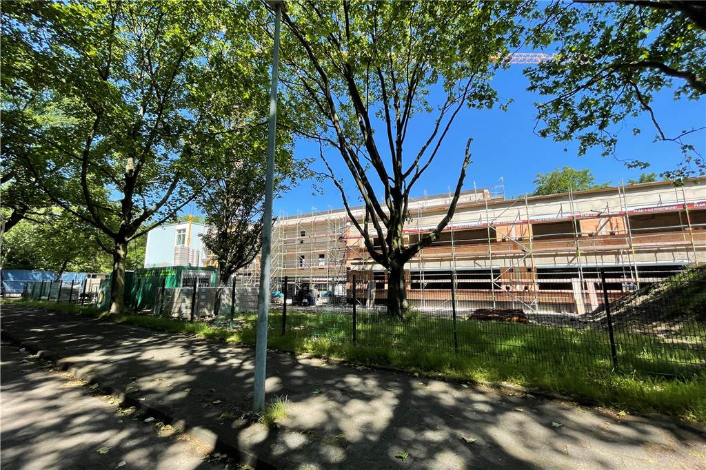 Castrop-Rauxeler Realschule hat neuen Chef: „Wir sind die goldene Mitte“ An der Realschule entsteht ein neuer Schultrakt: Hier werden etwa acht Schulräume inklusive Technikraum untergebracht. Der alte Mitteltrakt wird später abgerissen.