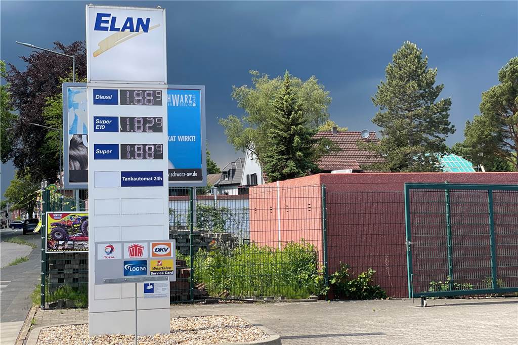 Tankrabatt wirkte direkt – Doch Castrop-Rauxeler vermuten Preis-Trick An der Recklinghauser Straße ist der Tankrabatt am Mittwoch (1. Juni) gleich an die Kunden weitergegeben worden.