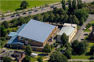 An der Seestadthalle wird ein weiteres Corona-Testzentrum installiert.