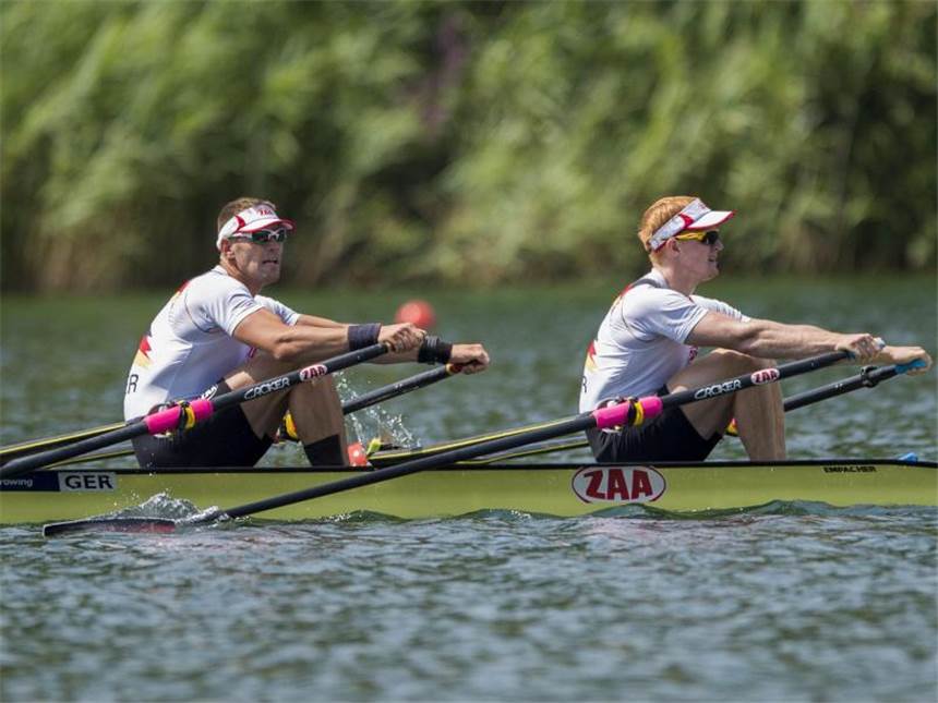 Marcel Hacker: Vom Einzelkämpfer zum Teamplayer An der Seite von Stephan Krüger (r) versucht Marcel Hacker sein Glück im Doppelzweier. Foto: Urs Flueeler