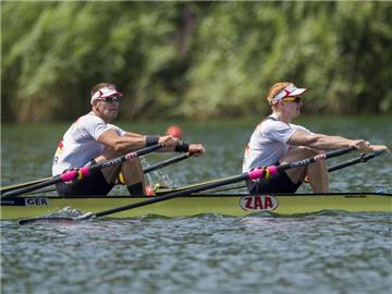 An der Seite von Stephan Krüger (r) versucht Marcel Hacker sein Glück im Doppelzweier. Foto: Urs Flueeler
