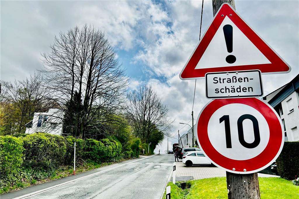 Straßenzustand in Aplerbeck sorgt für Ärger: „Ich bin entsetzt, wie das vorwärtsgeht“ An der Straße Schöner Pfad in der Berghofer Mark gilt mittlerweile Tempo 10.