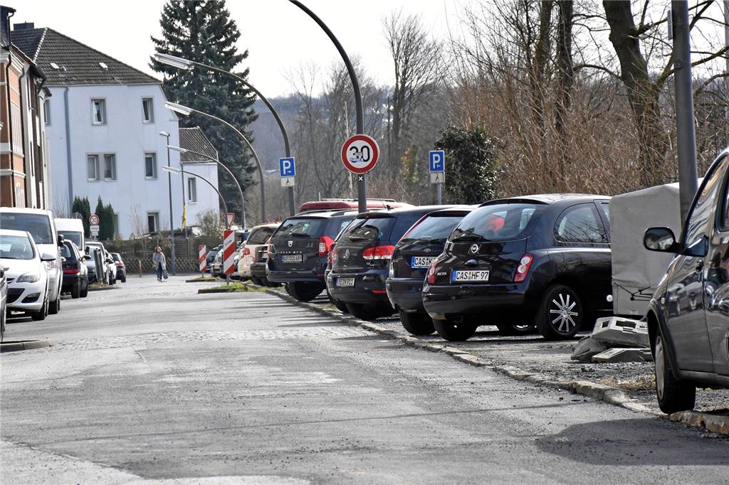 Baustellen sorgen für manchen Ärger in Castrop-Rauxel An der Thomasstraße werden jetzt die Gehwege neu hergestellt.
