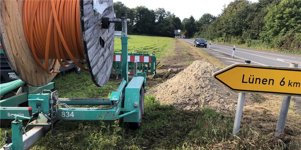 Stromausfall in Bork: Unfall bei Bauarbeiten war der Grund für Dunkelheit An der Waltroper Straße wurden Glasfaserleitungen verlegt. Bei einer ähnlichen Baustelle an der Lippestraße haben die Bauarbeiten einen Stromausfall verursacht.