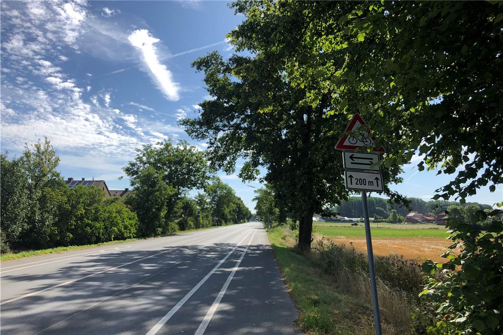 Neue Radwege in Selm: Wie ist der Stand der Dinge? An der Werner Straße gilt zwischen dem Kreisverkehr Zeche-Hermann-Wall und dem Cappenberger Damm Tempo 70. Ein Grund, warum an diesem Teilstück der Werner Straße ein neuer Radweg entstehen soll. Zur Sicherheit der Radfahrer.