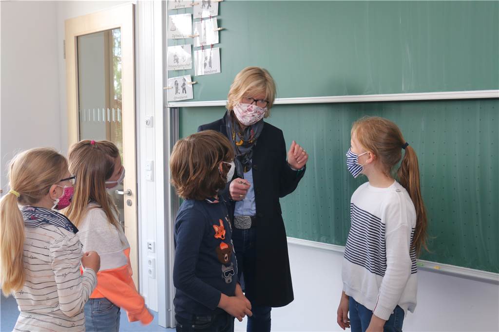 Gewappnet für Homeschooling? So digital sind mittlerweile die Schulen in Werne An der Wiehagenschule und den anderen Grundschulen soll es statt Whiteboards weiterhin die klassischen Tafeln geben.