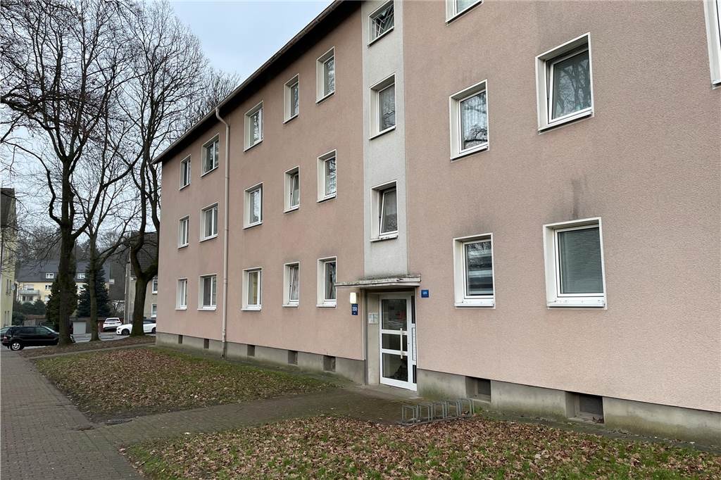 LEG-Mieter sind verärgert: Kaum warmes Wasser, die Kinder ständig krank LEG-Wohnungen an der Wittener Straße in Castrop-Rauxel.