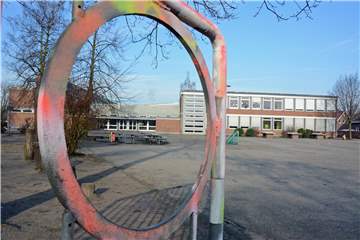 An der Wolfhelmgesamtschule gibt es zwei Coronafälle. Deshalb müssen rund 170 Schülerinnen und Schüler in Quarantäne.