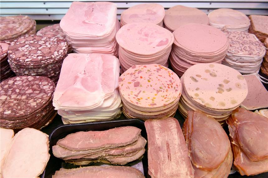 Guten Morgen: Kinderwurst und ein wegelagernder Dackel An der Wursttheke entscheidet die Fleischfachverkäuferin über das Ende der Kindheit.