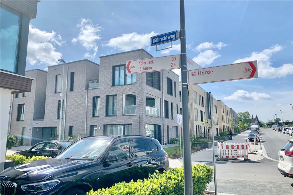 Der reale Irrsinn: Sackgassen-Schild am Phoenix-See steht in der Sackgasse Ganz am Ende des Röhrichtweges taucht dieses Schild auf.