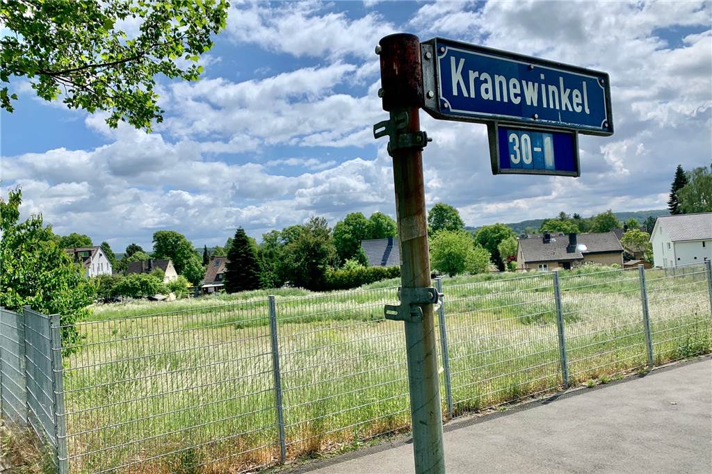 Verschwindet der schönste Schulgarten Dortmunds für eine neue Kita? An diesem Fußweg, der von der Straße Selkamp abgeht, soll eine Kita gebaut werden.