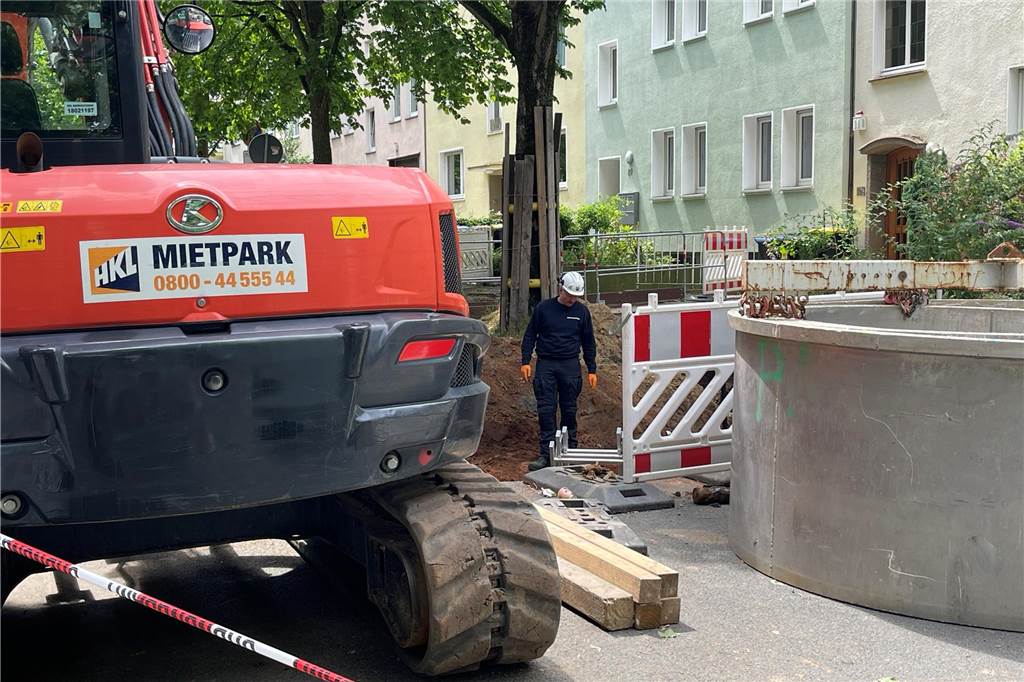 Nach Bombenentschärfung: Anwohner hatten die ganze Nacht kein Gas An dieser Baustelle an der Straße Am Knappenberg wurde der Blindgänger gefunden.
