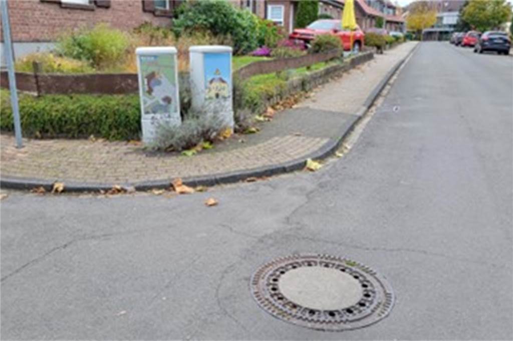 Schermbecker Angehörige wünschen sich mehr Barrierefreiheit Bürgersteig mit Bordsteinkante