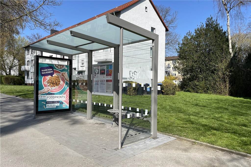 Mann beschädigt seit Wochen Autos in Marten – Anwohner haben Angst An dieser Haltestelle am Kesselborn warf der Tatverdächtige einen Glasflasche gegen die Seitenscheibe eines besetzten Linienbusses.