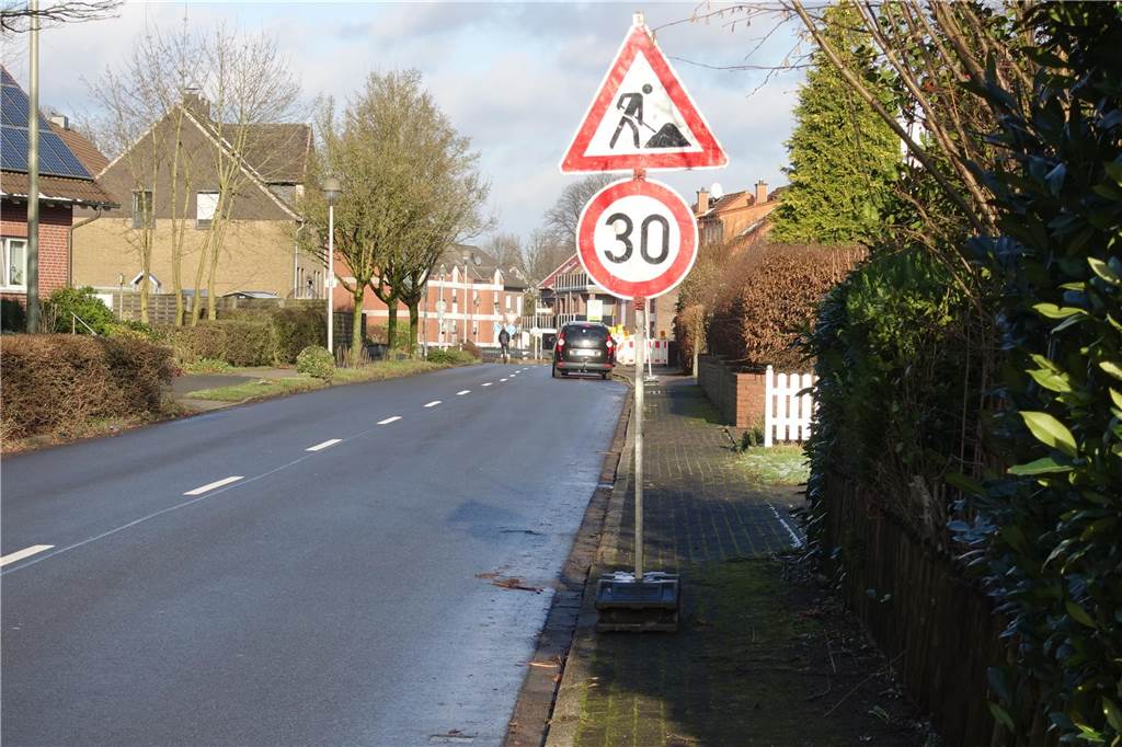Unklarheit um Tempo-30-Schild am Hellweg hält an Baustelle in Haltern mit Geschwindigkeitsbegrenzung