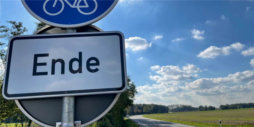 An dieser Stelle enden Nordkirchen und der Kreis Coesfeld und beginnen Selm und der Kreis Unna. Gleichzeitig endet der neue Radweg, wie das das Schild an der Nordkirchener Straße deutlich macht.