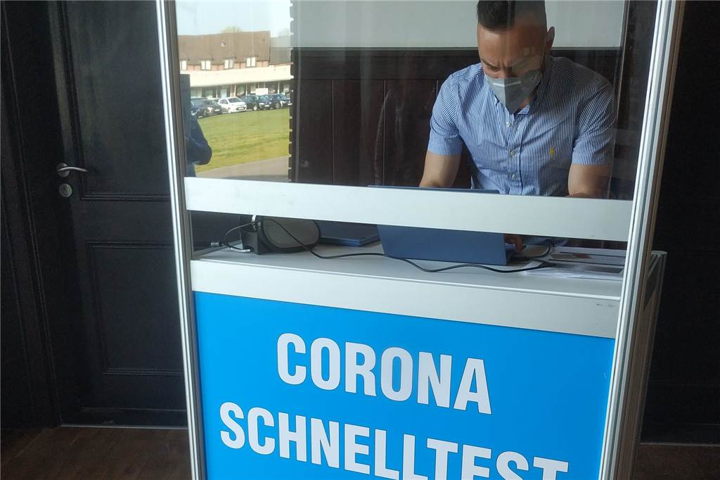 Stäbchen statt Bier - Brauhaus ist ab jetzt Testzentrum Schnelltests im Brauhaus am Ring in Kirchhellen.