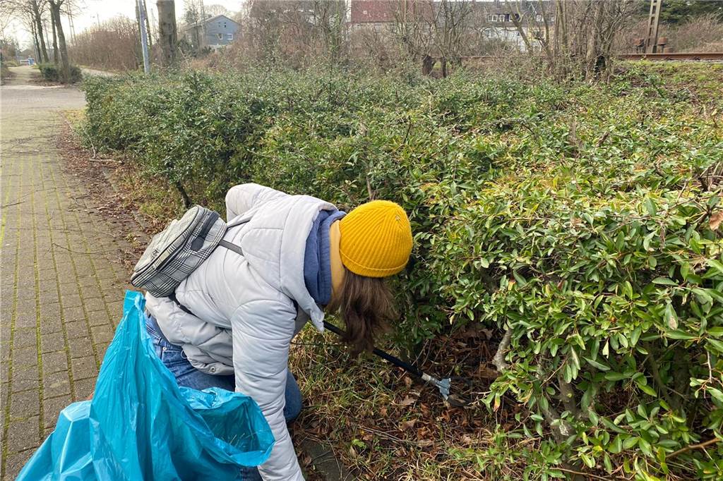 „Saubere Natur für unser Abitur“ - Abiturienten sammeln 45 Säcke Müll An drei Samstagen sammelten die Abiturienten Müll in Haltern.