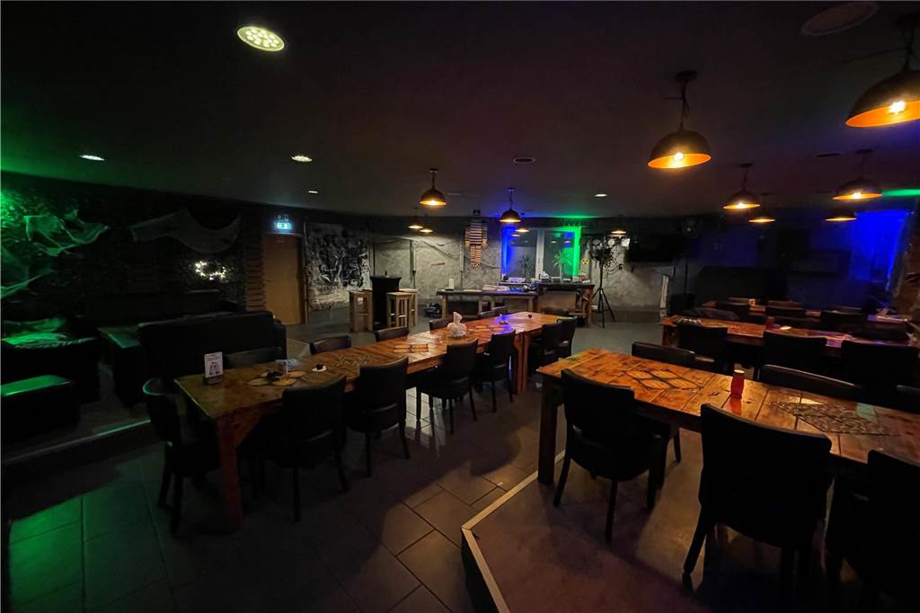 An Halloween haben Dennis und Kristina Stockhofe im Anbau der Bar eine private Party geschmissen. Bald sollen öffentliche Veranstaltungen hier stattfinden.