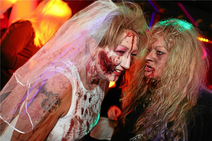 Das sind die Halloweenpartys 2017 in Dortmund An Halloween sind die Untoten und andere schaurige Gestalten los. Übrigens: Wer sich verkleidet, bekommt oftmals auf den Partys Specials.