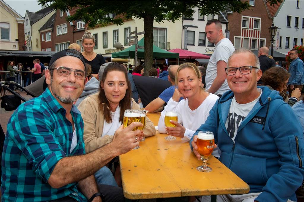 An jedem dritten Donnerstag im Frühling und im Sommer wird in Haltern am See auf dem Marktplatz der Feierabend gefeiert.