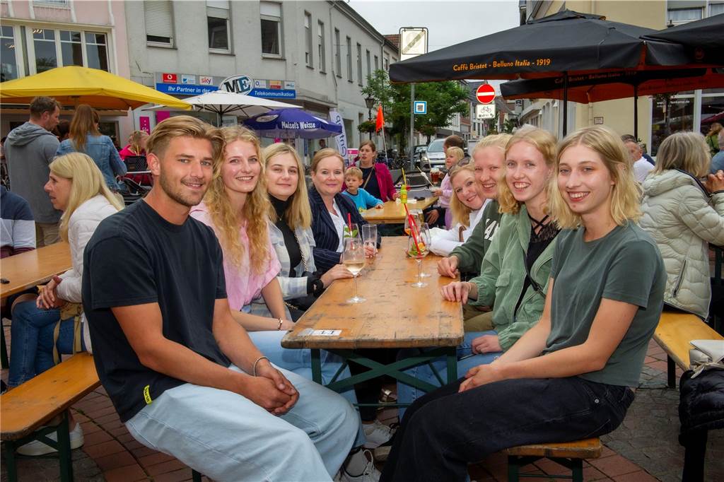 An jedem dritten Donnerstag im Frühling und im Sommer wird in Haltern am See auf dem Marktplatz der Feierabend gefeiert.