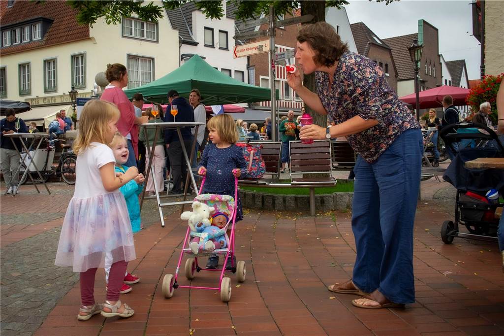 An jedem dritten Donnerstag im Frühling und im Sommer wird in Haltern am See auf dem Marktplatz der Feierabend gefeiert.