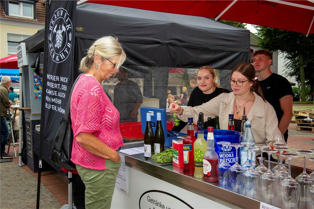An jedem dritten Donnerstag im Frühling und im Sommer wird in Haltern am See auf dem Marktplatz der Feierabend gefeiert.