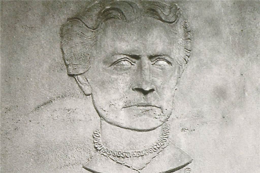 Die Gedenktafel von Antonie Jüngst