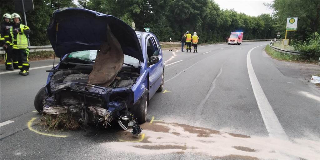 Schwerer Unfall an Pfingsten: Autofahrer kracht in Leitplanke in Haltern An Pfingstmontag kam es zu einem schweren Verkehrsunfall in Haltern.