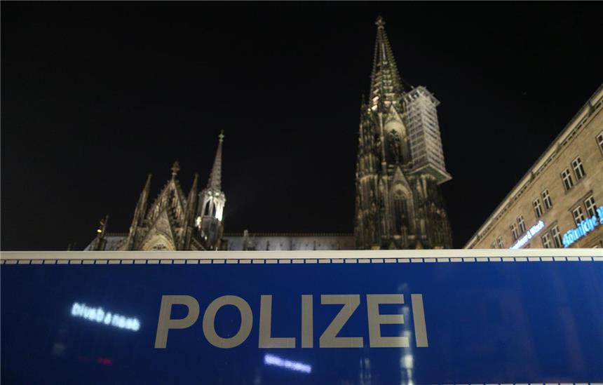Rechte Kundgebungen an Silvester in Köln verboten An Silvester dürfen keine rechten Kundgebungen stattfinden. Das Verwaltungsgericht gab der Kölner Polizei mit dieser Entscheidung Rückendeckung.