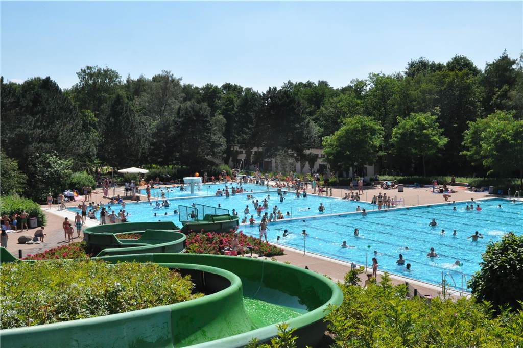 Pächter sucht Nachfolger für Café Seeblick am Cappenberger See An sonnigen Tagen ist es voll im Cappenberger Freibad. Dann ist auch in dem Gastronomiebetrieb viel los.