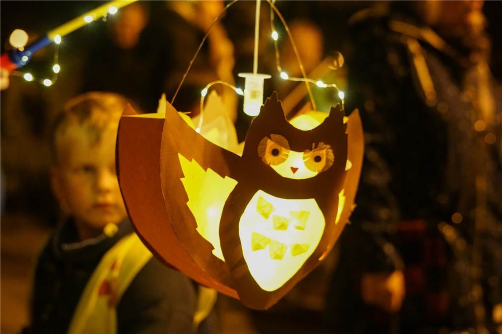St. Martin kommt nach Kirchhellen: Termine und Treffpunkte im Überblick An St. Martin gibt es in einigen Kirchhellener Ortsteilen jährlich traditionelle Martinszüge.